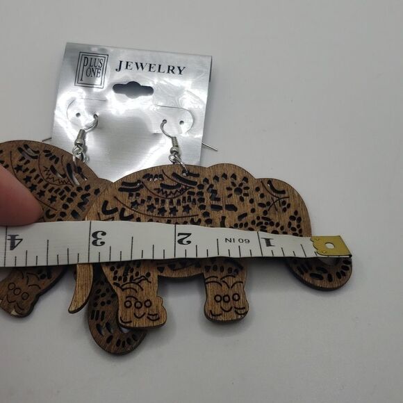 Brown wood elephant boho style hand carved Earrings - Picture 5 of 5